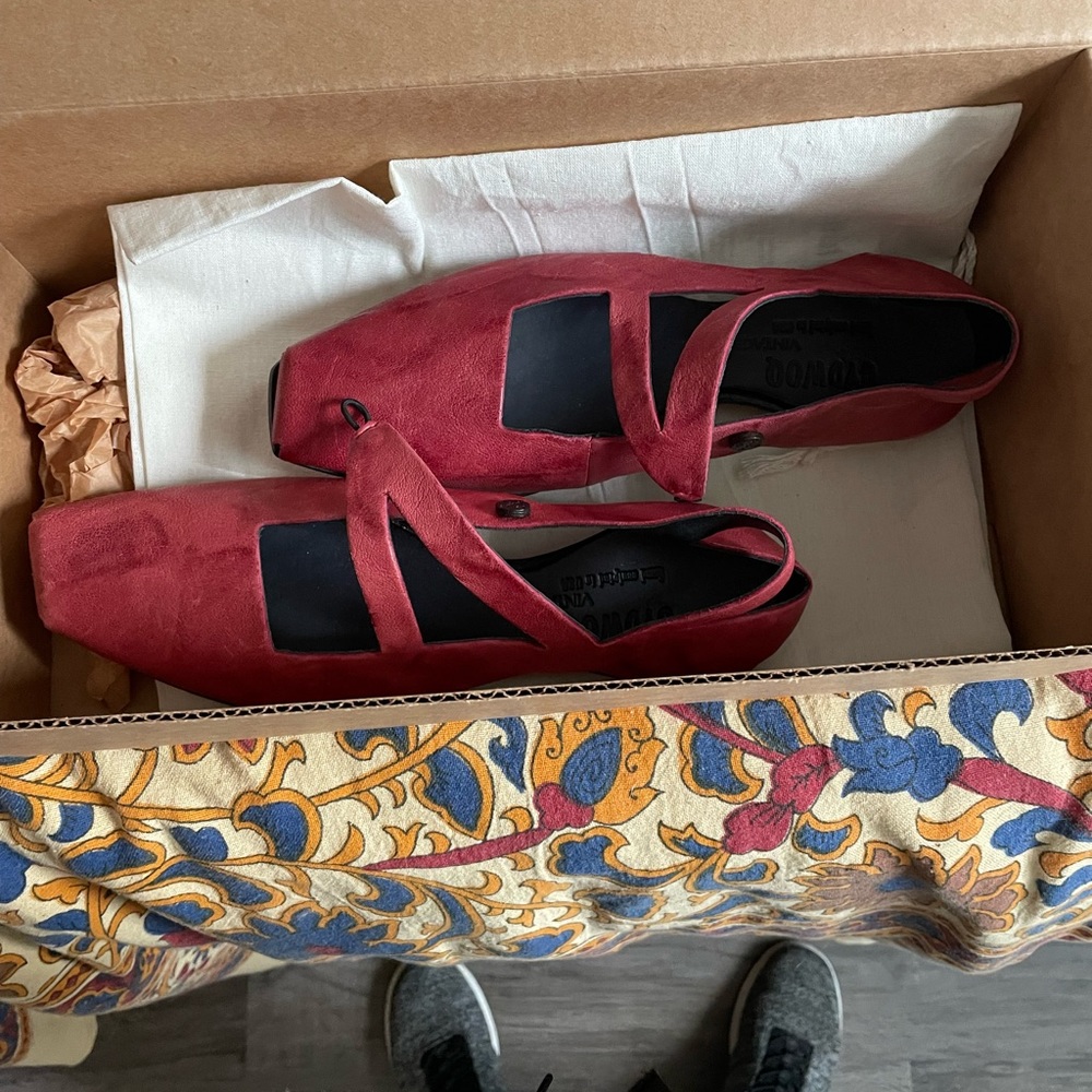 Cydwoq size 7 Shoes